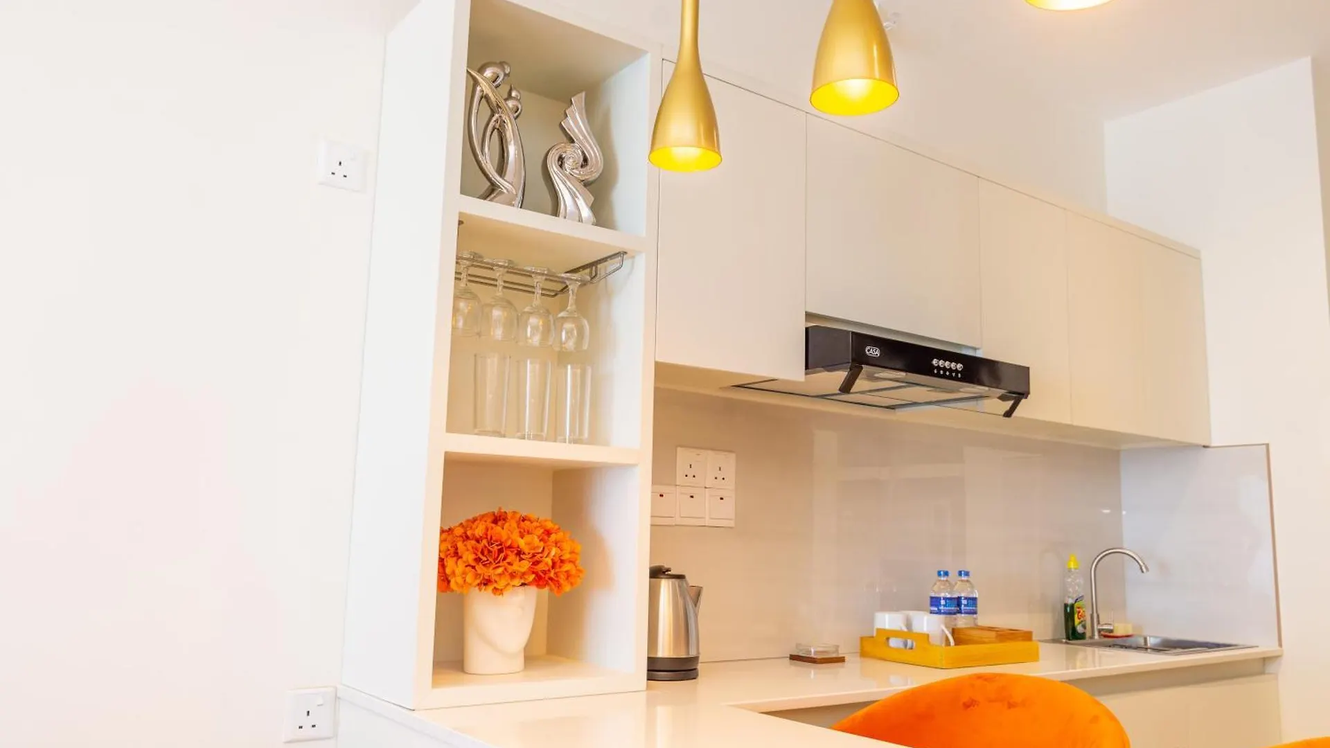 Ocean Breeze By Livinji - Luxury Apartments Negombo