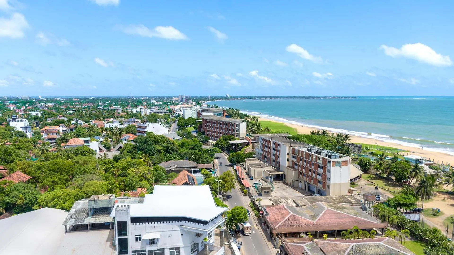 Ocean Breeze By Livinji - Luxury Apartments Negombo 0*,  Sri Lanka
