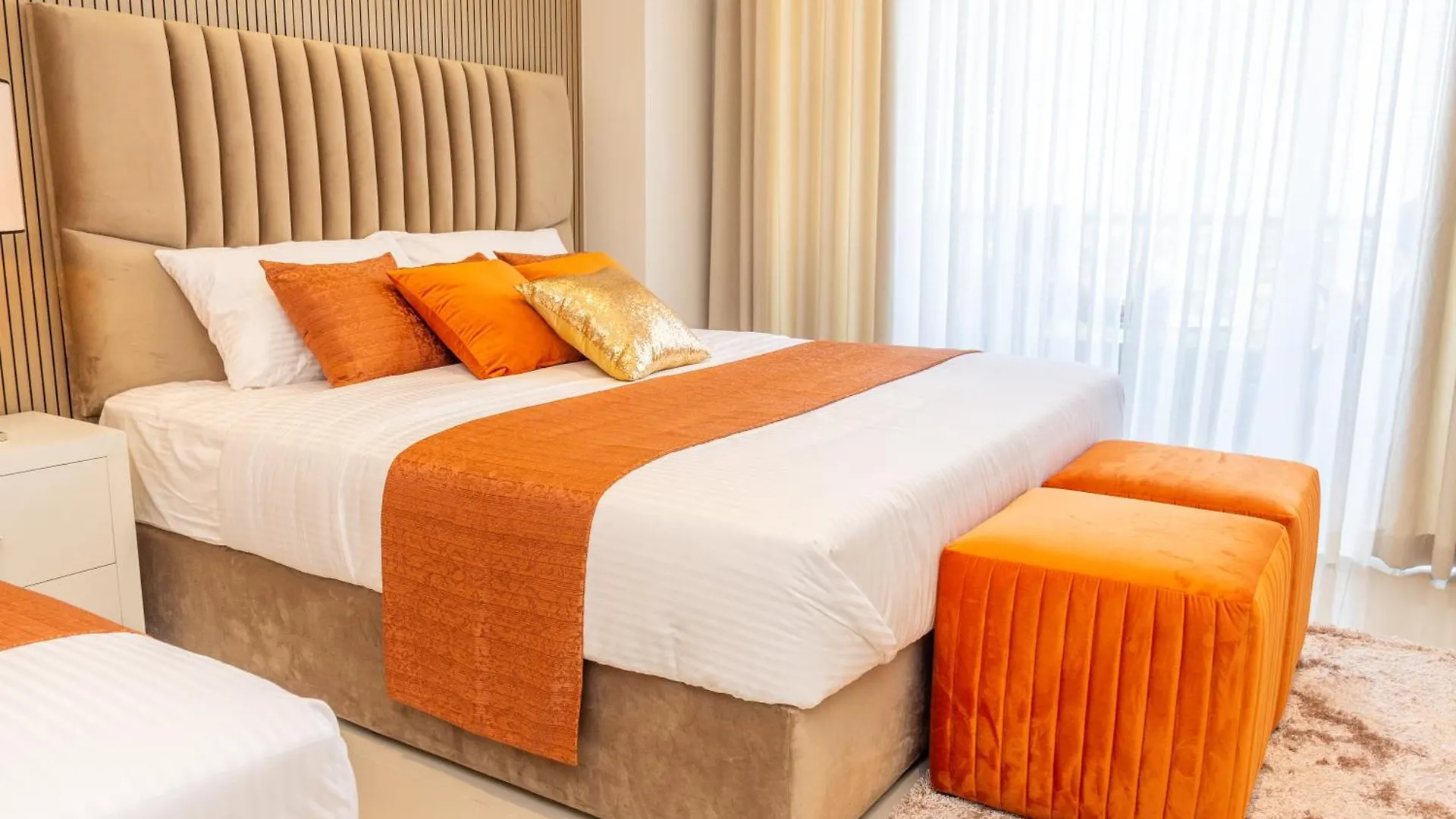 Ocean Breeze By Livinji - Luxury Apartments Negombo