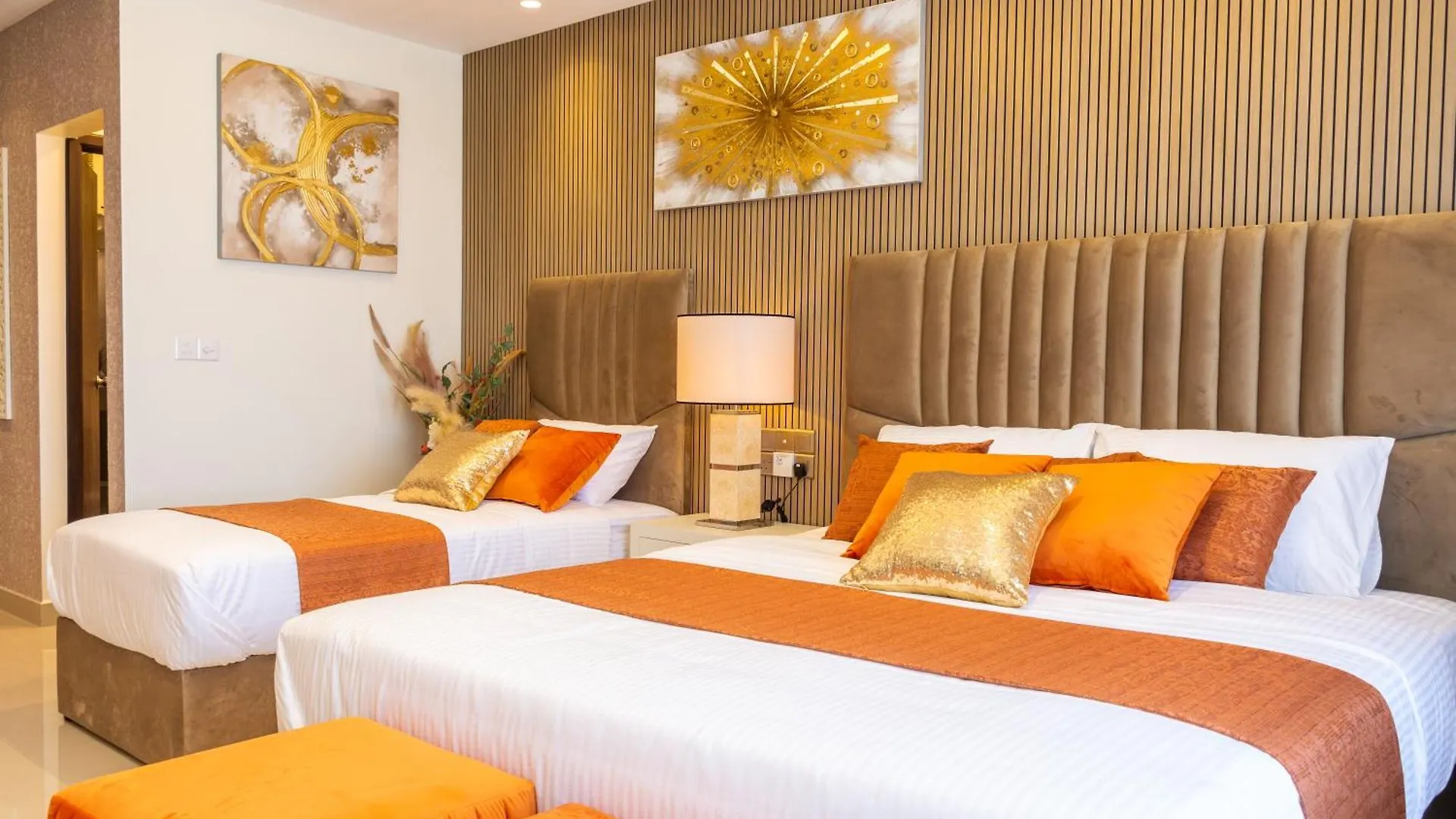 Ocean Breeze By Livinji - Luxury Apartments Negombo